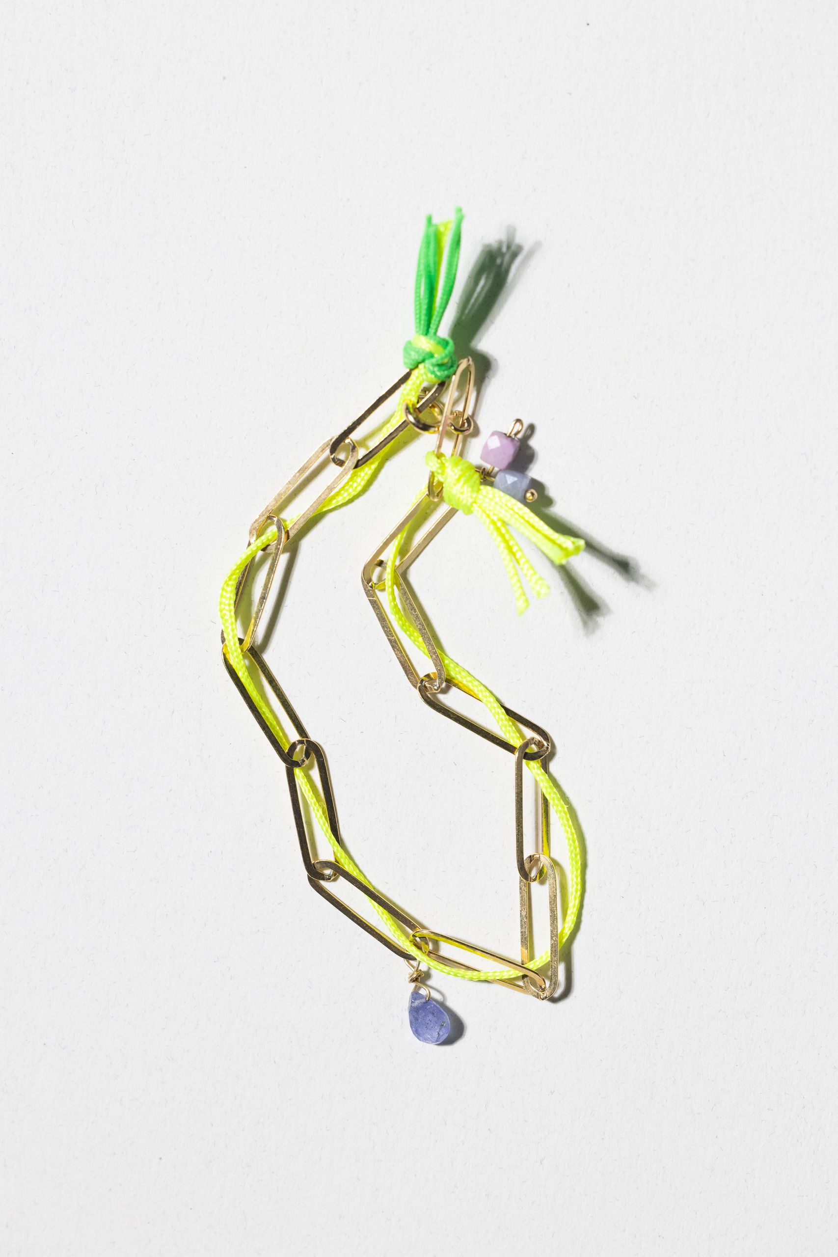 Gold-plated bracelet with neon thread, phosphosiderite and tanzanite - Image 6