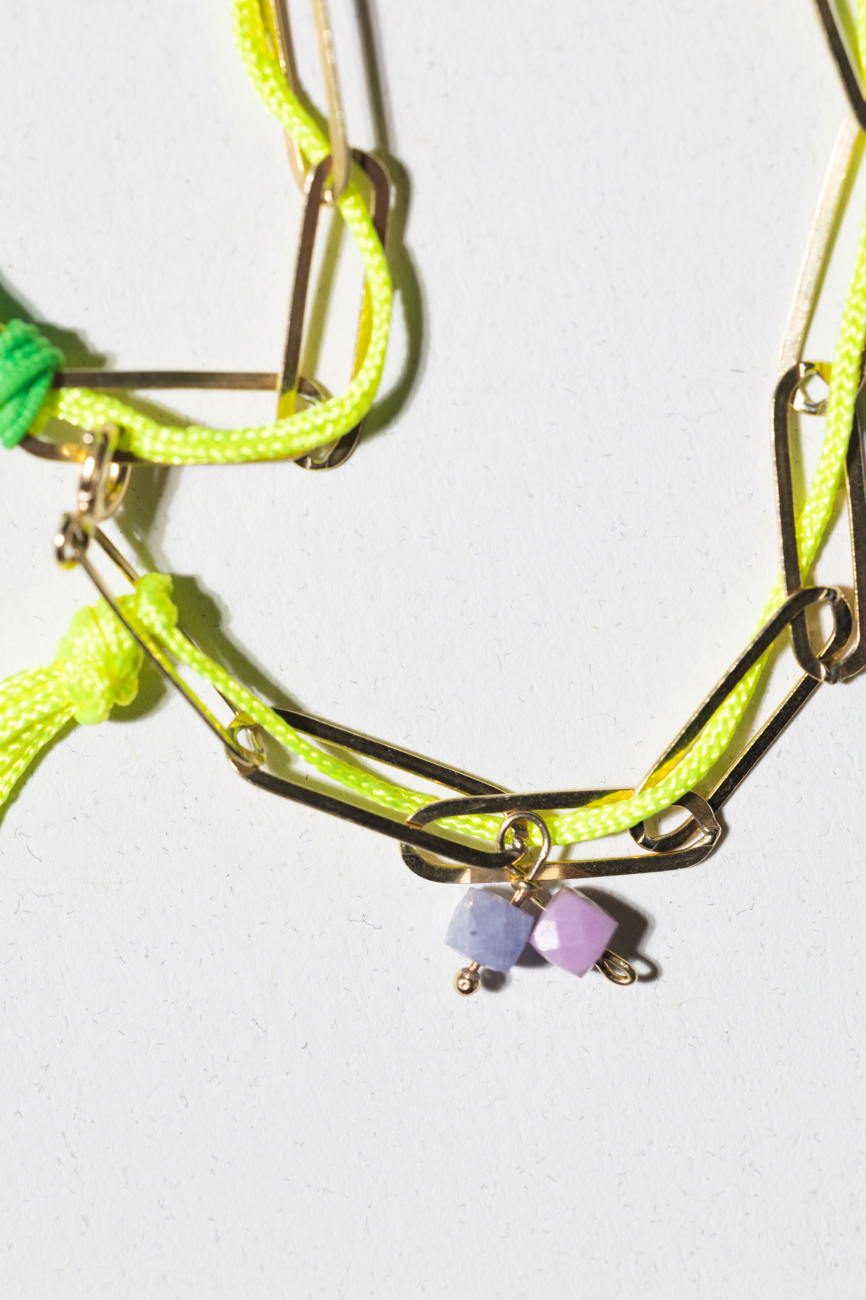 Gold-plated bracelet with neon thread, phosphosiderite and tanzanite - Image 2