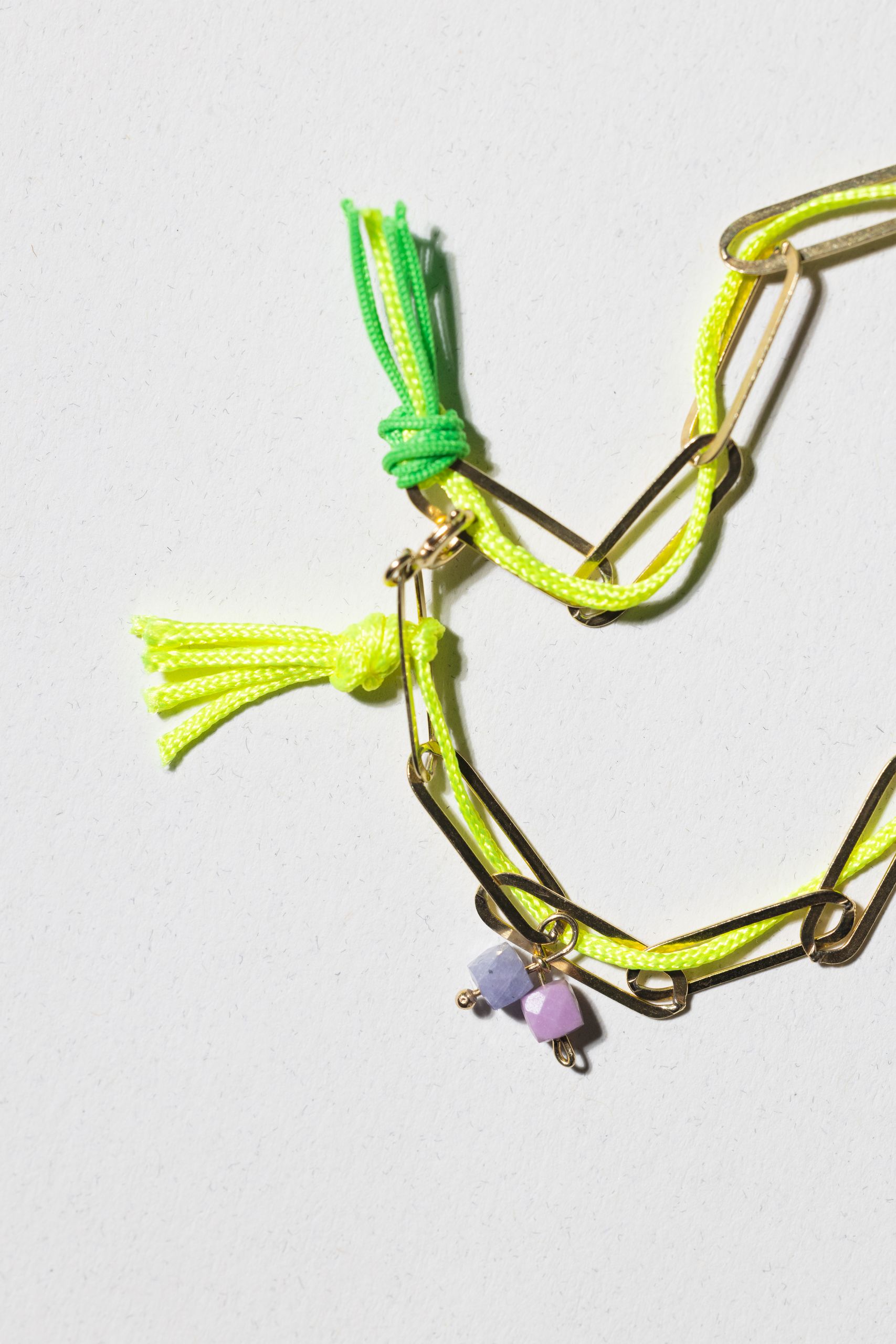 Gold-plated bracelet with neon thread, phosphosiderite and tanzanite - Image 5