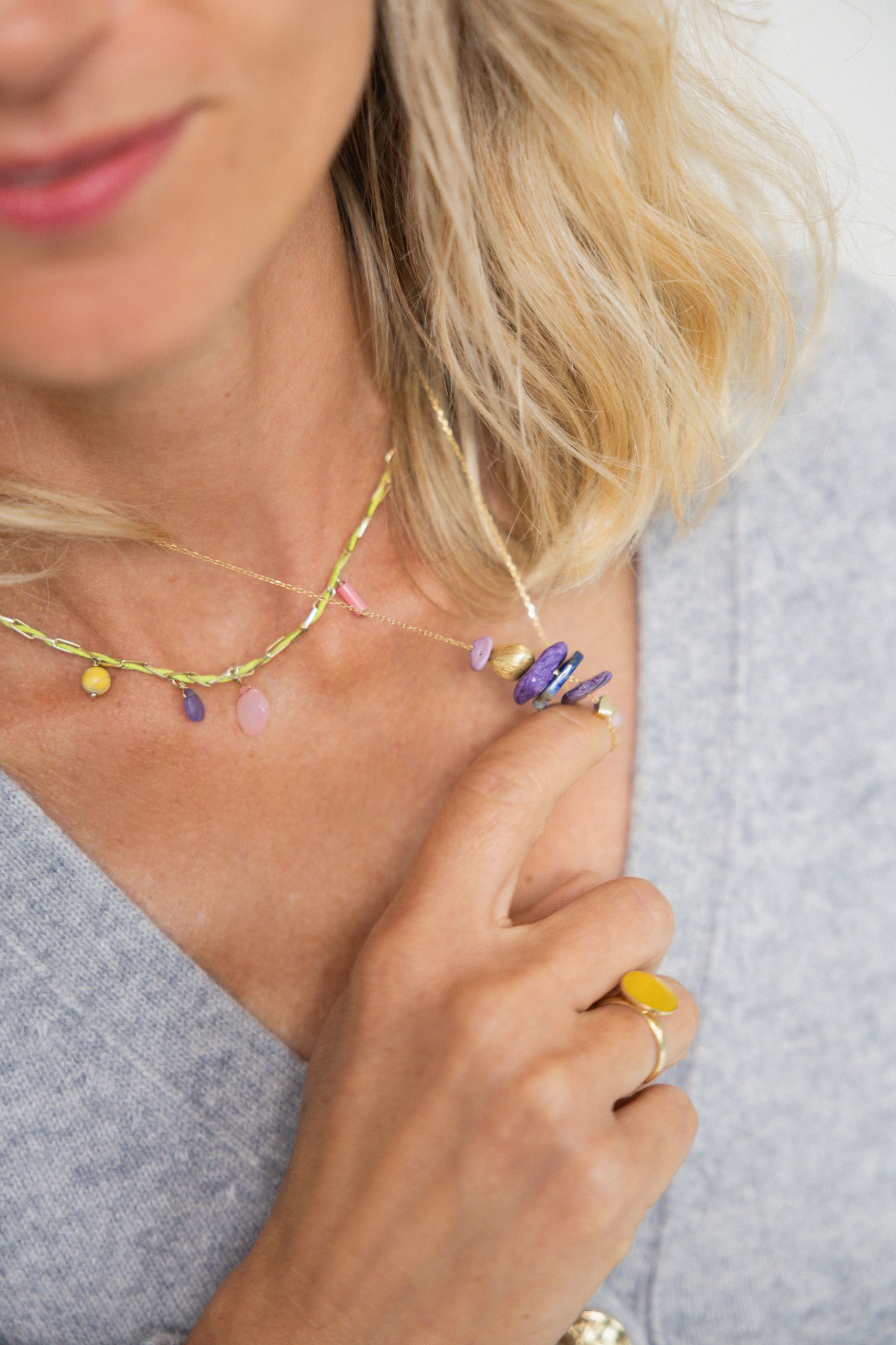 Necklace with phosphosiderite, lapis lazuli and charoite - Image 9