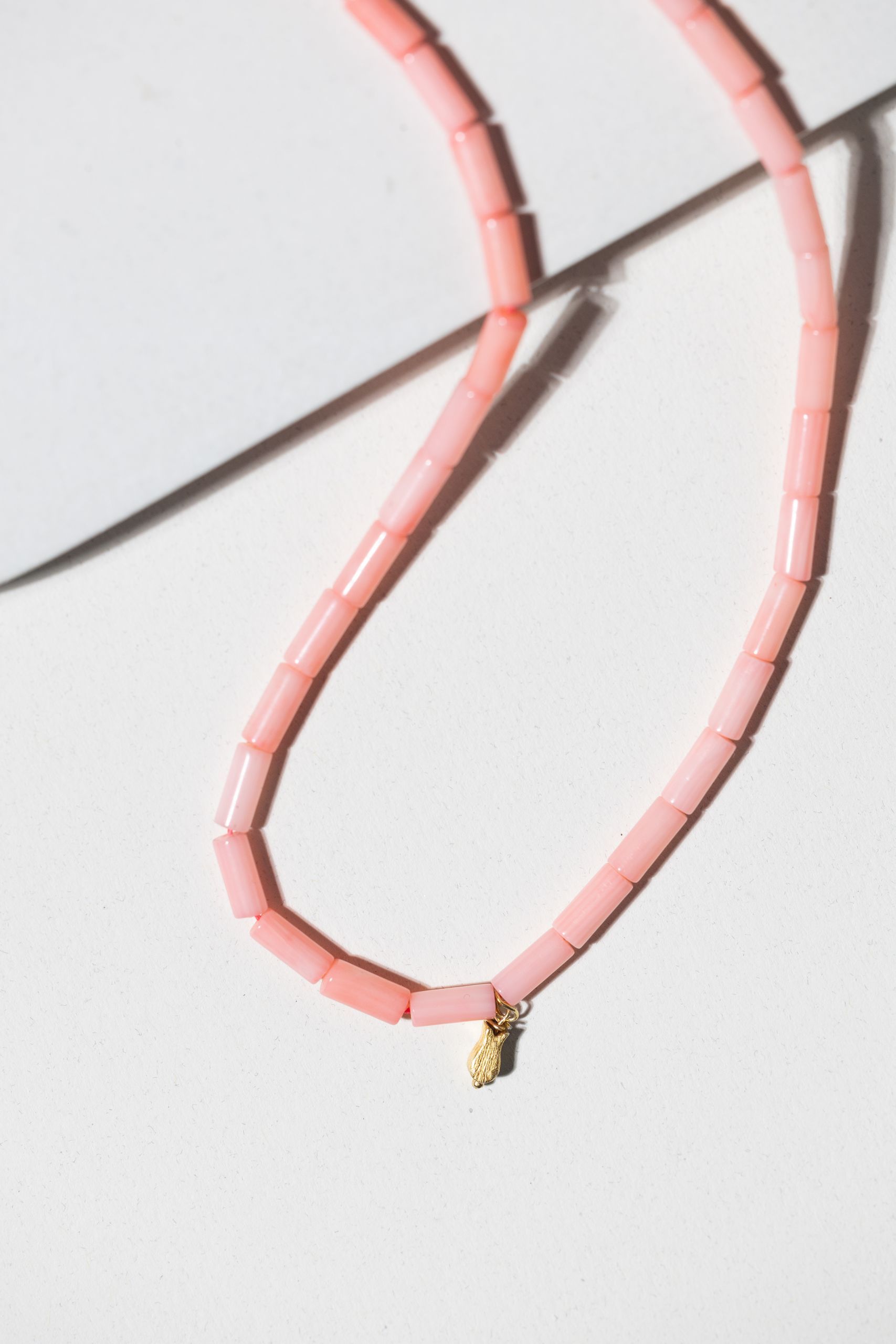 Coral necklace with fish pendant - Image 3