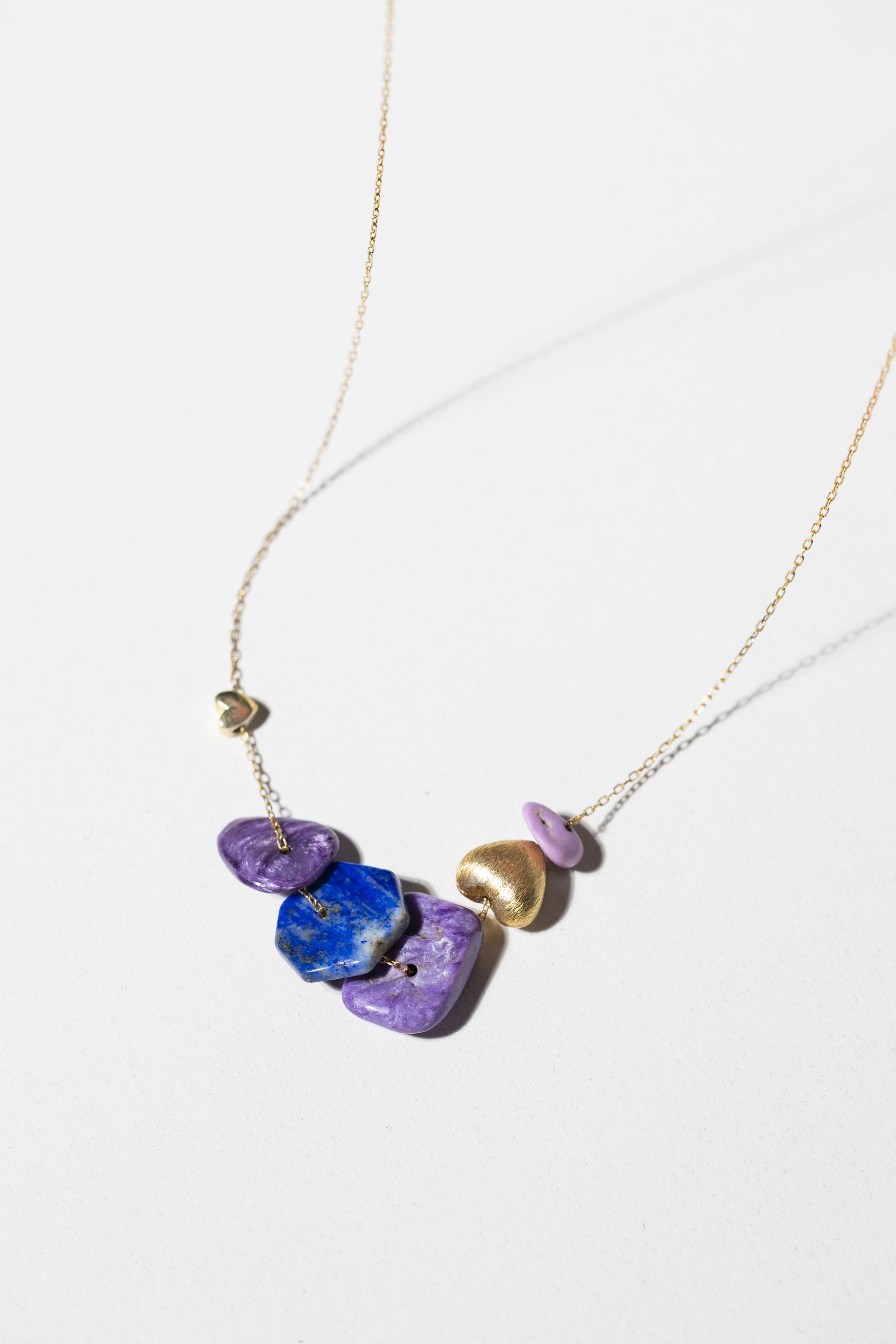 Necklace with phosphosiderite, lapis lazuli and charoite - Image 4