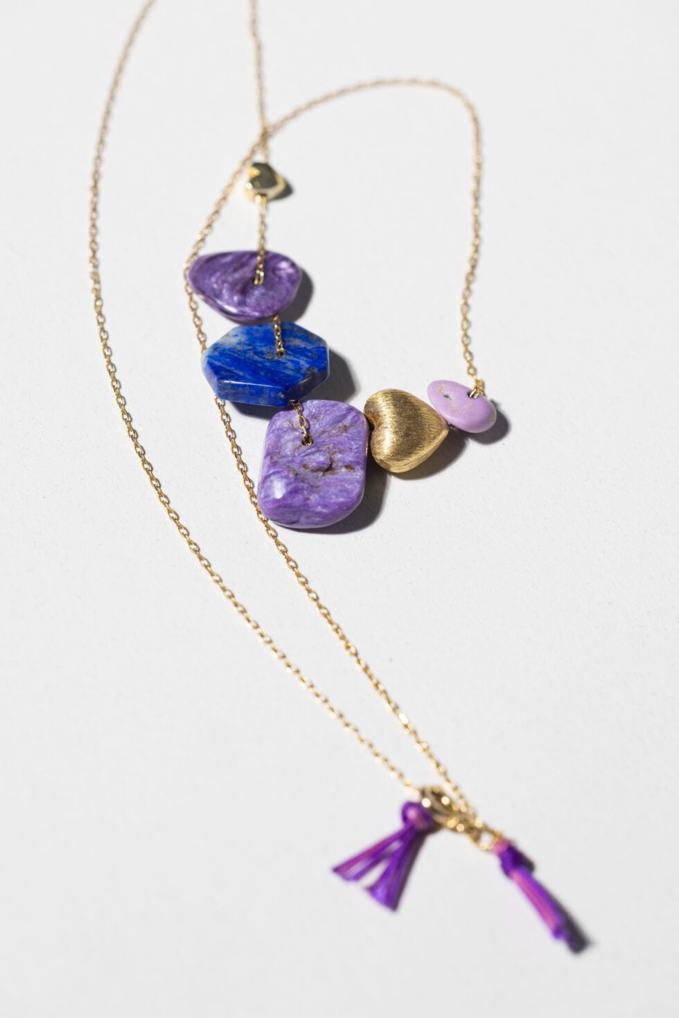 Necklace with phosphosiderite, lapis lazuli and charoite