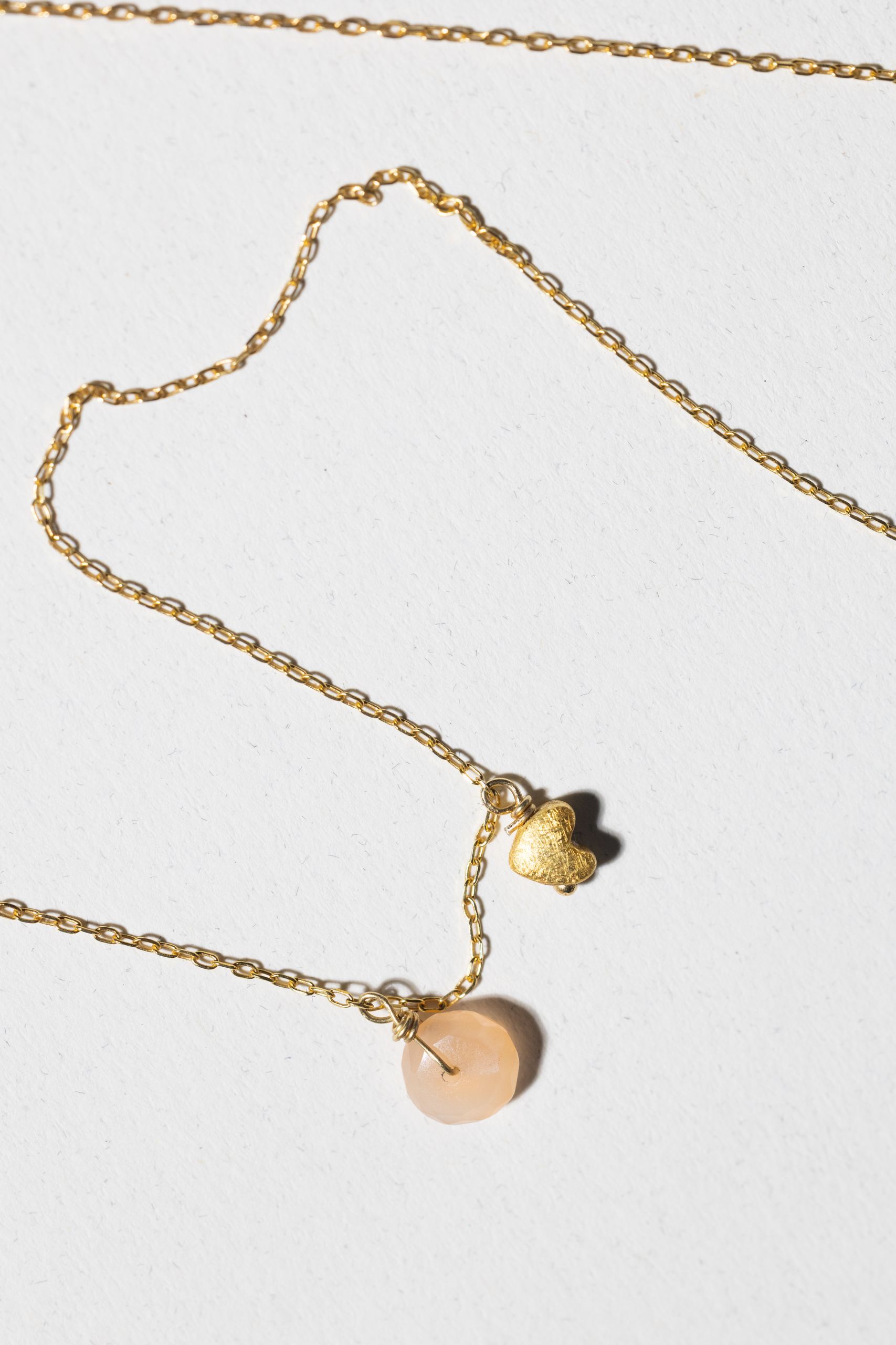 Gold-plated necklace with apricot moonstone - Image 4