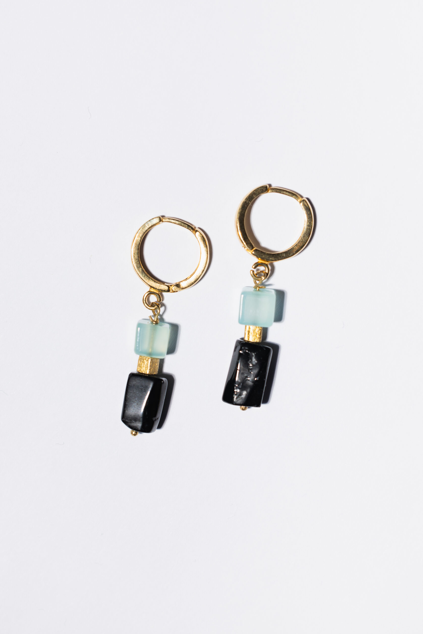 Golden earrings with tourmaline and chalcedony - Image 4