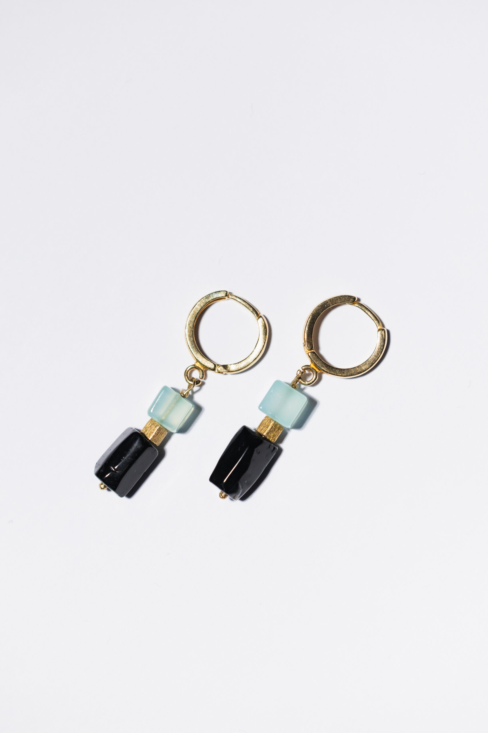 Golden earrings with tourmaline and chalcedony - Image 3