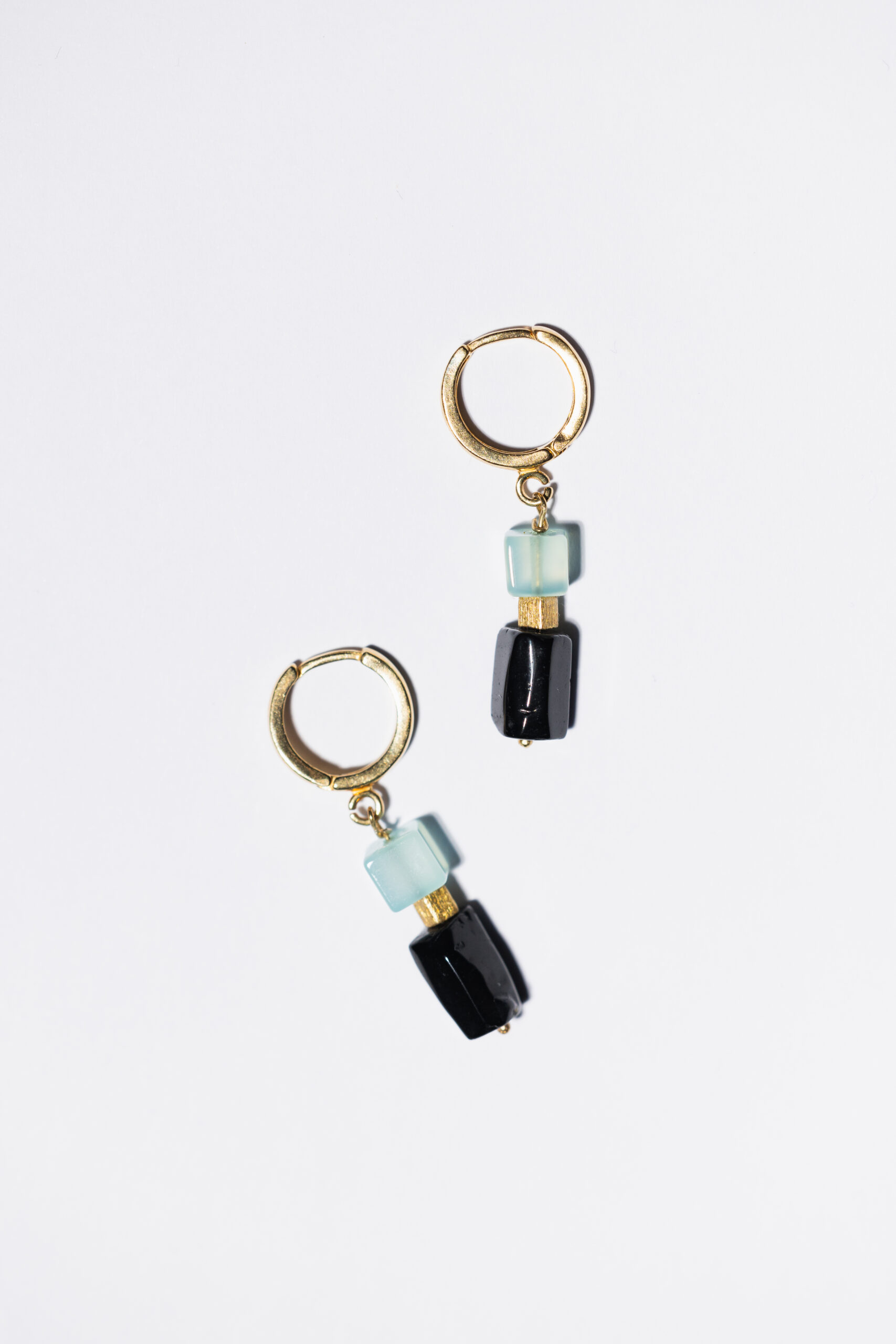 Golden earrings with tourmaline and chalcedony - Image 2