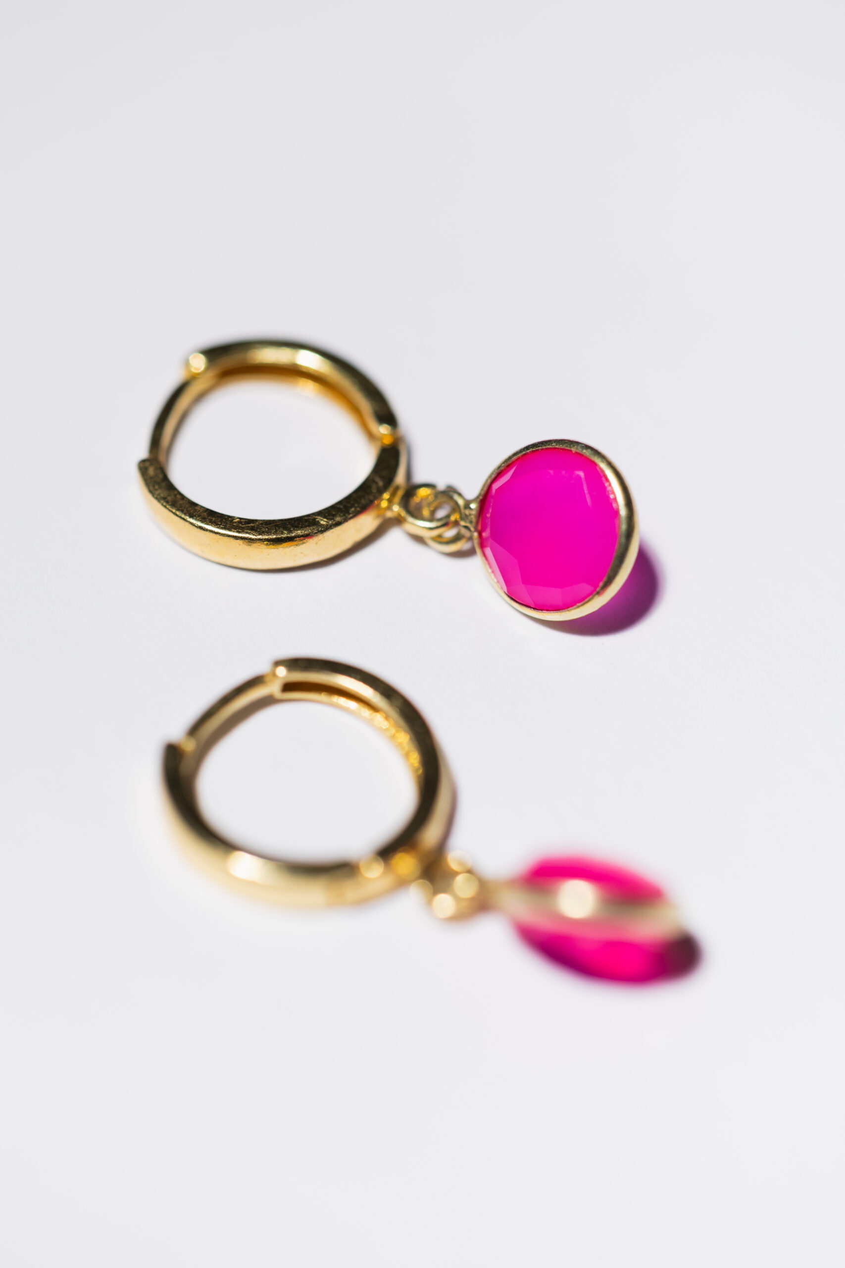 VELVET KISS EARRINGS - Image 3