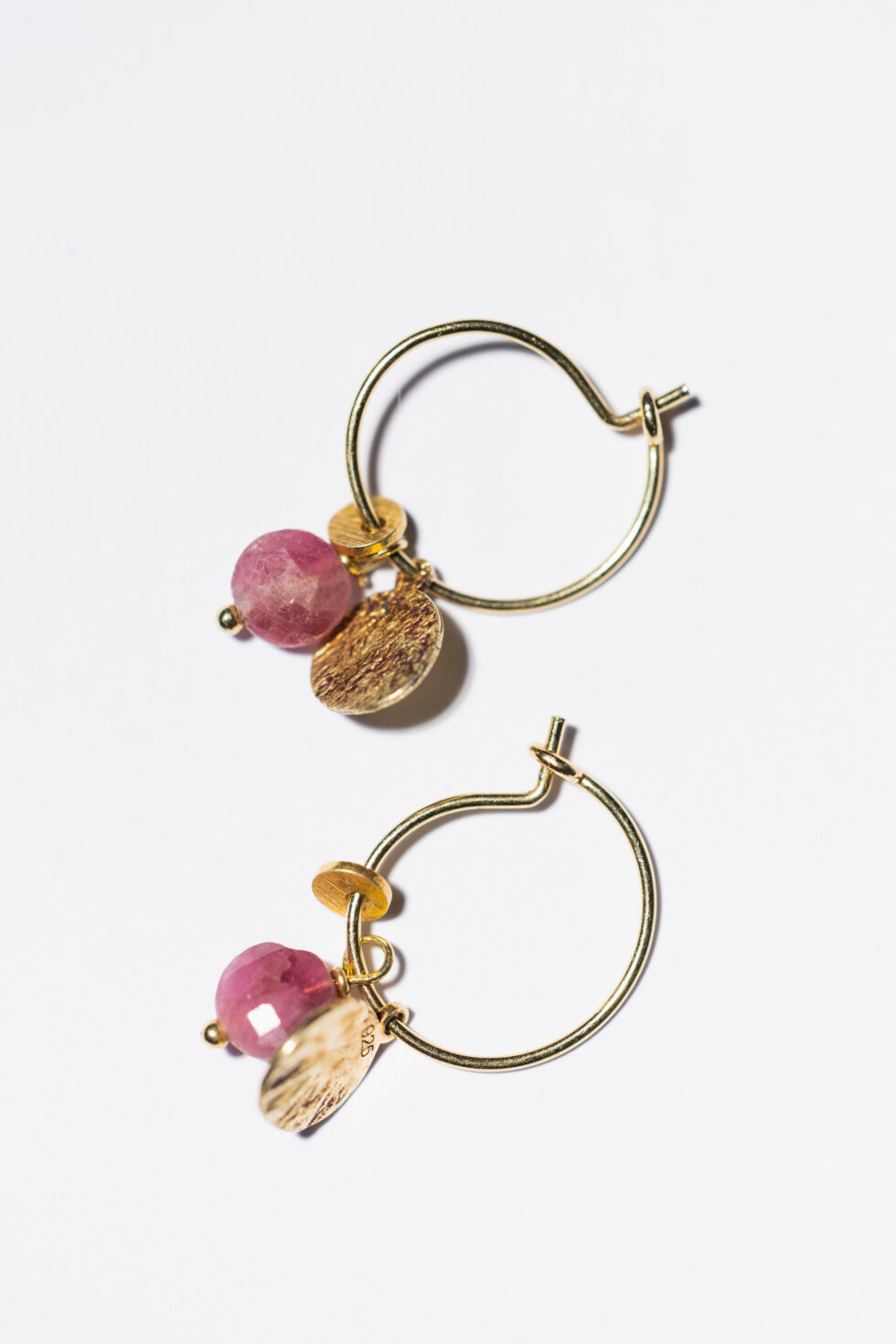 Golden-plated earrings with pink tourmaline and golden plaque