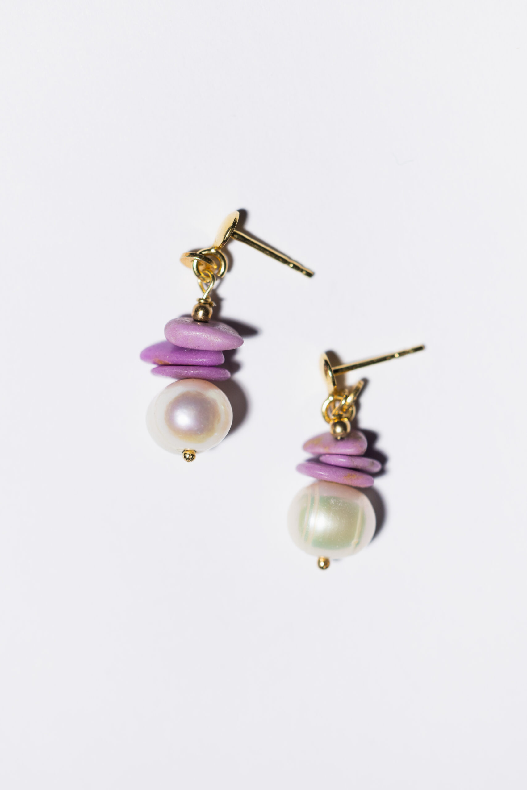 Gold plated earrings with freshwater pearl and phosphosiderite - Image 4