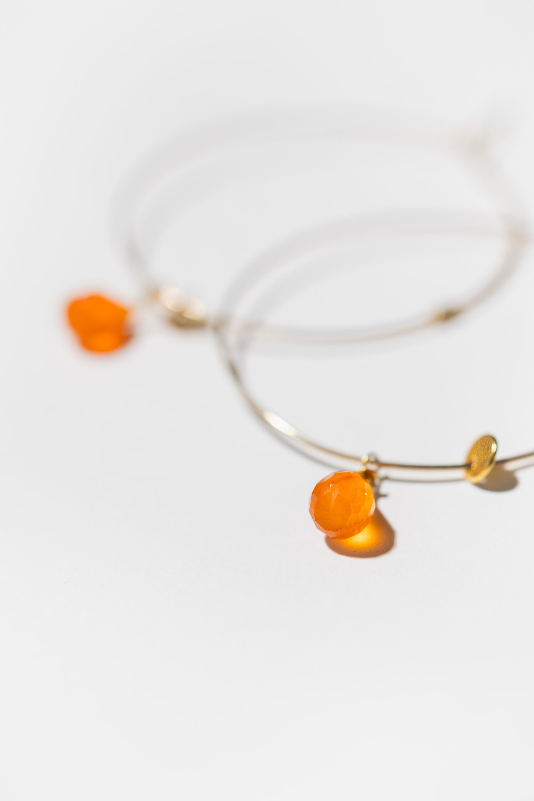 Kolczyki GEM HOOPS z karneolem - obrazek 5