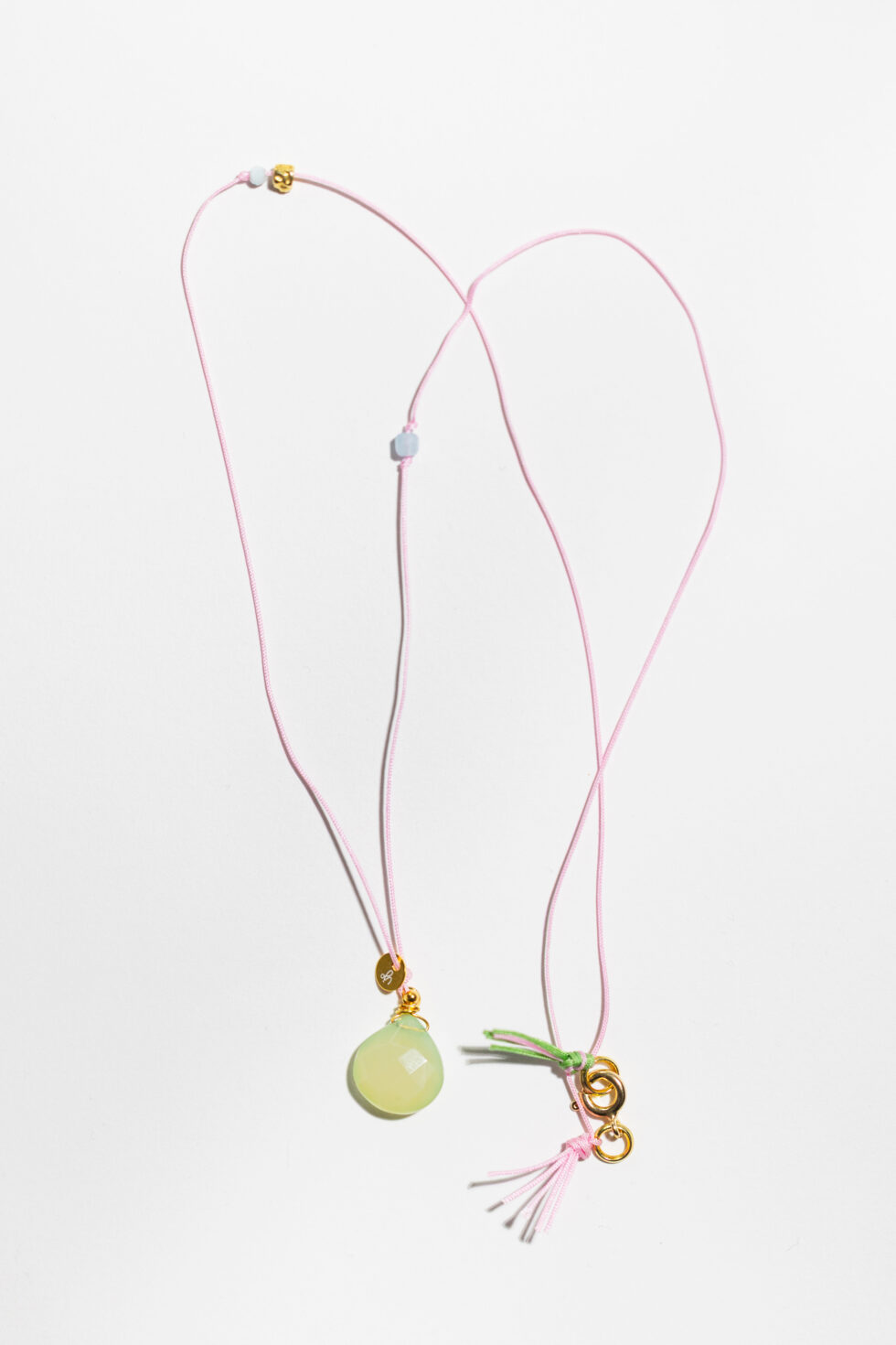 COLOR TALES necklace with mint chalcedony
