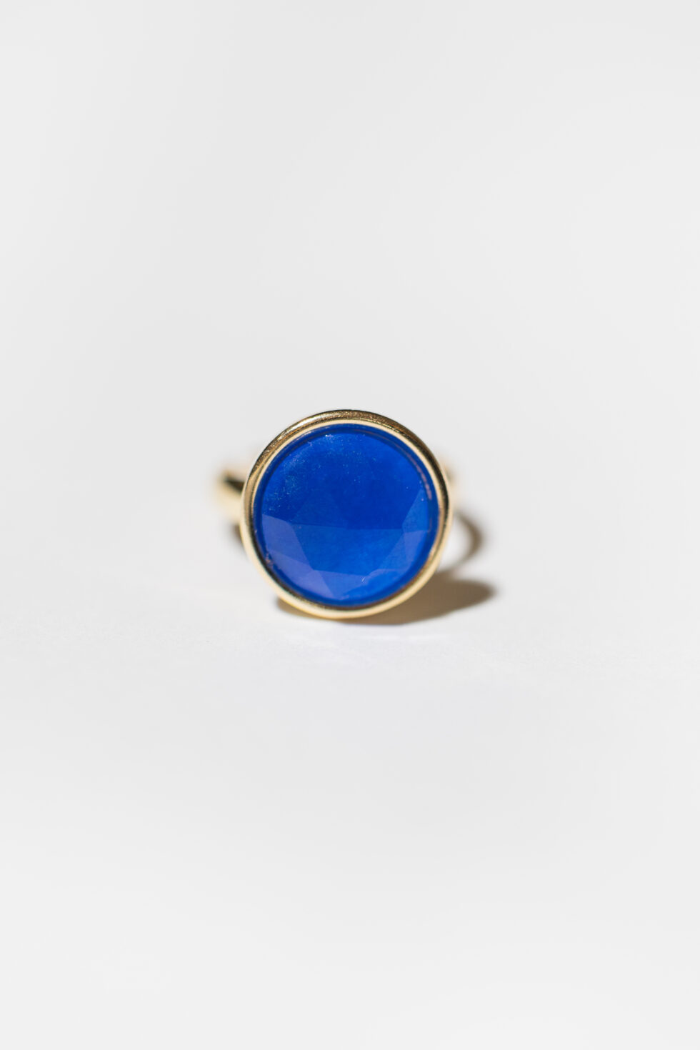 Pierścionek SOUL ICONS z lazurowym chalcedonem w oprawie