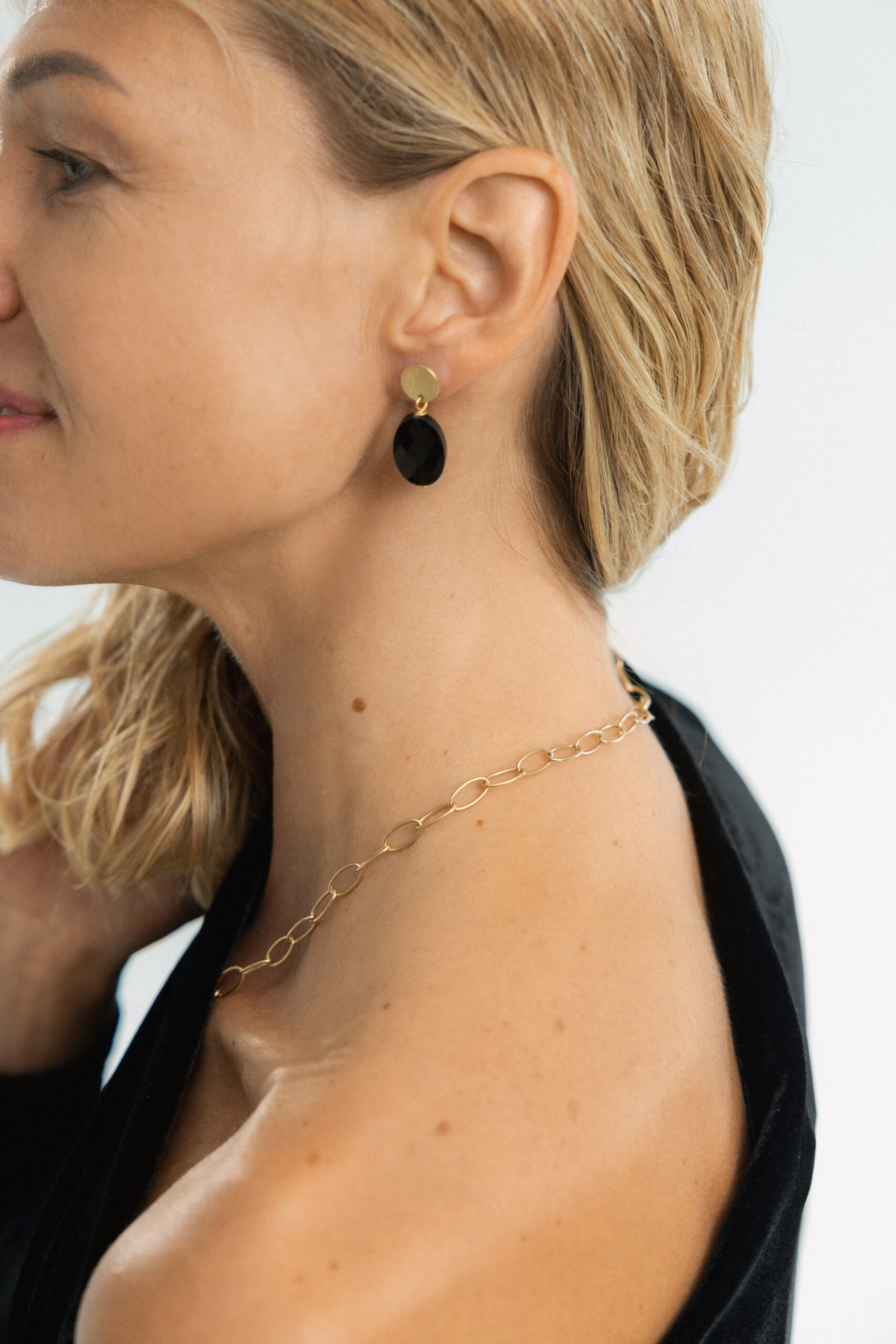 ONYX DROPS Earrings - Image 6